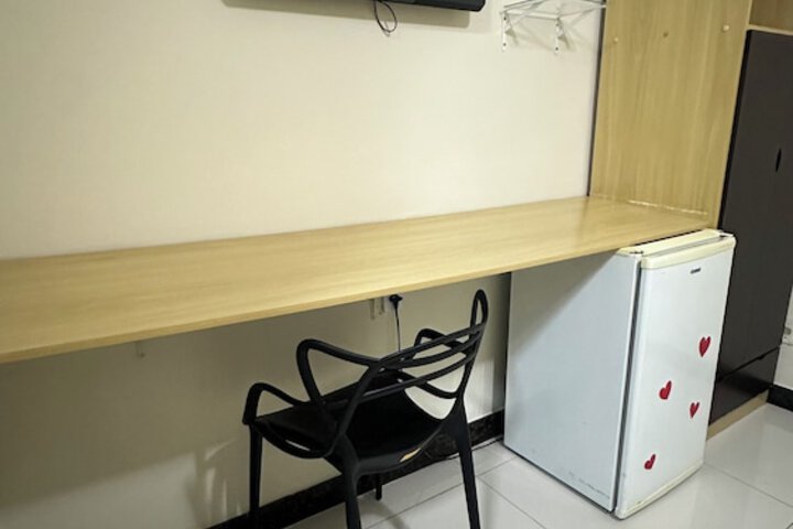 Room 18 of 90