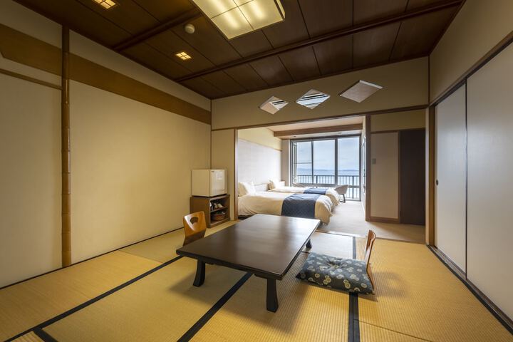Room 10 of 80