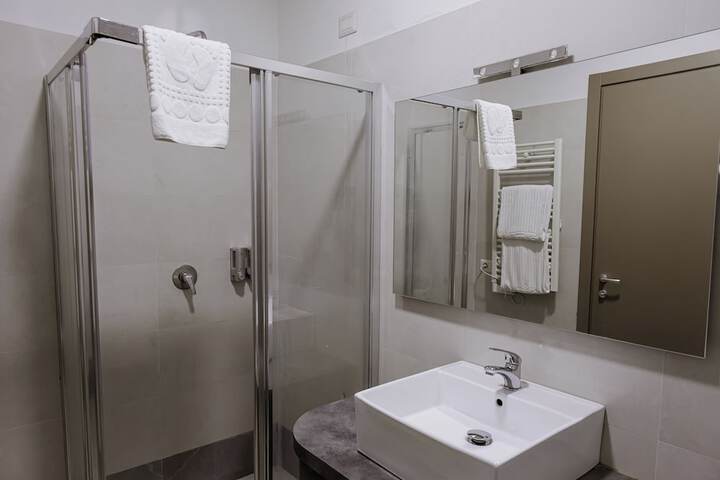 Room 11 of 15
