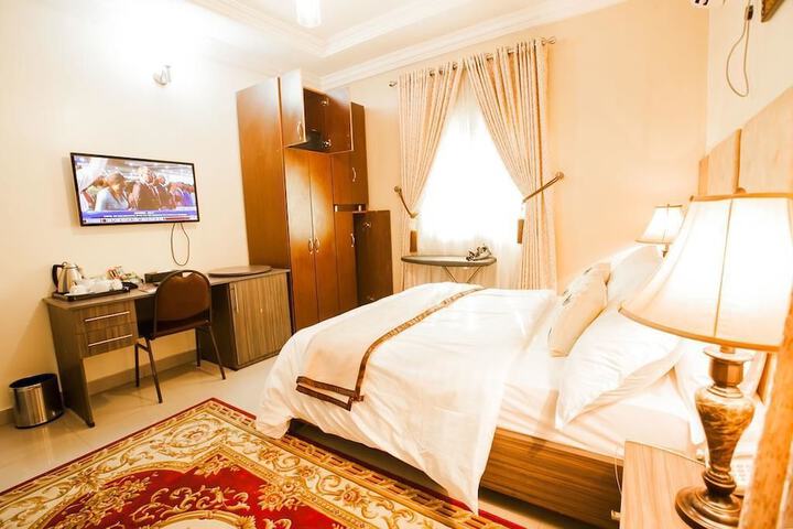 Room 4 of 24