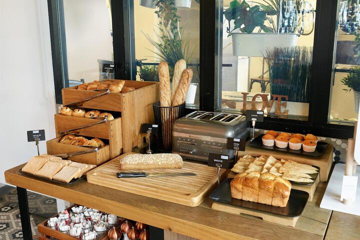 Breakfast area