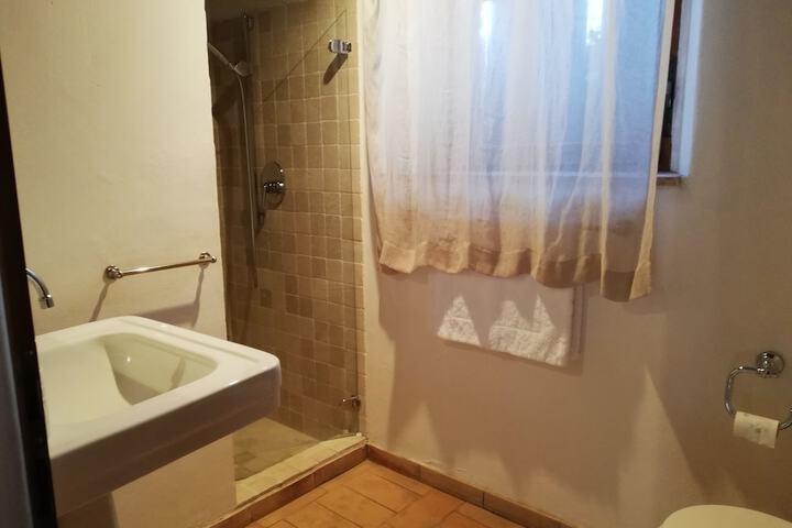 Room 53 of 109