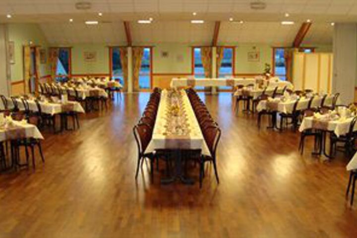 Ballroom/Hall 4 of 18