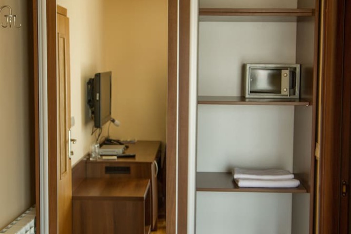 Room 17 of 52