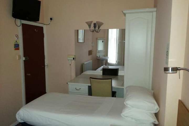 Room 45 of 113