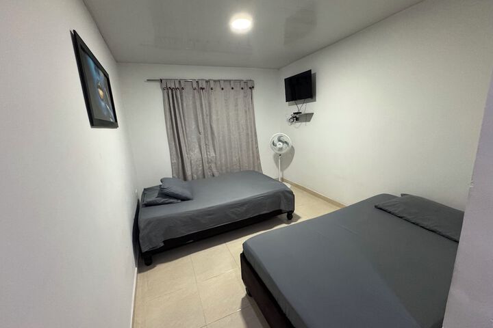 Room 11 of 28
