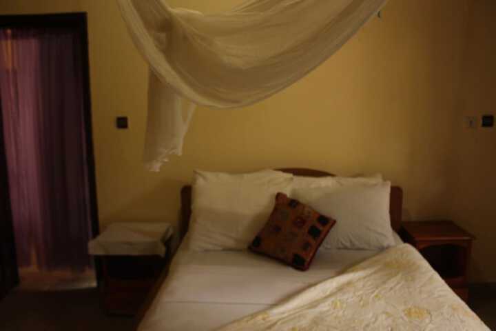 Room 10 of 24
