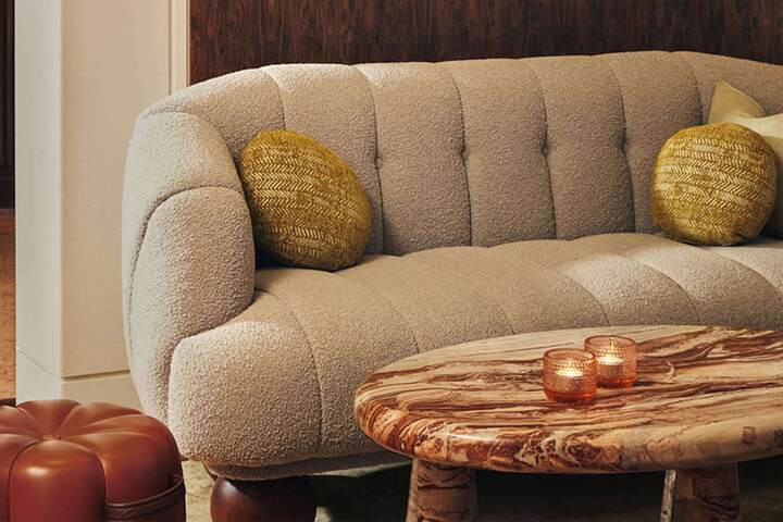 Lounge 98 of 106