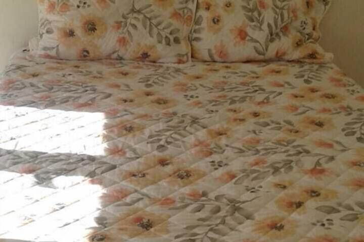 Room 2 of 10