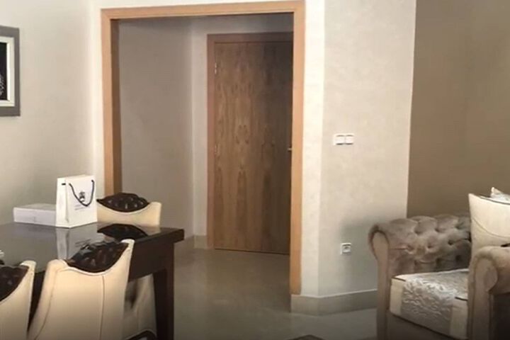 Room 4 of 14