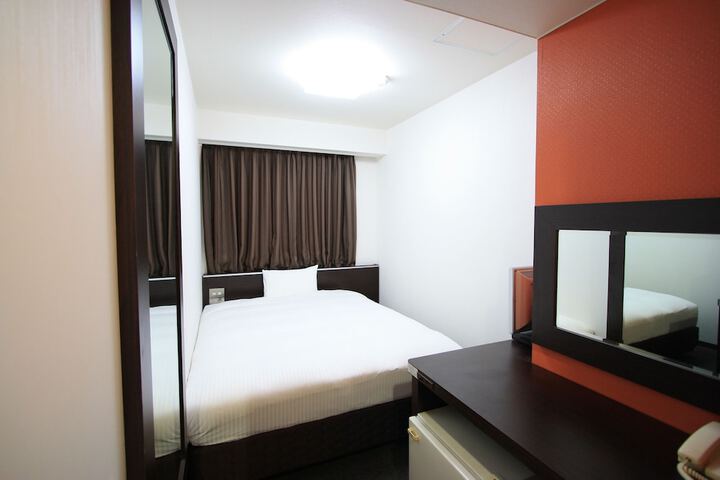 Room 11 of 36