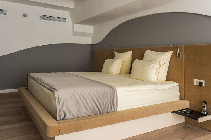 Room 18 of 61