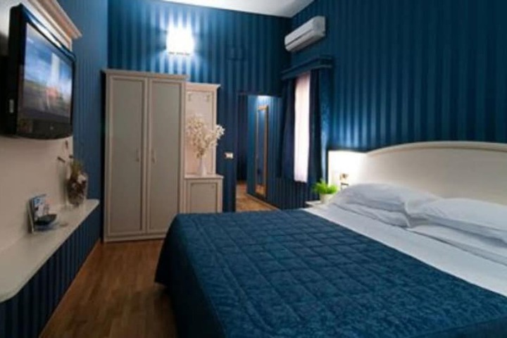 Room 31 of 63