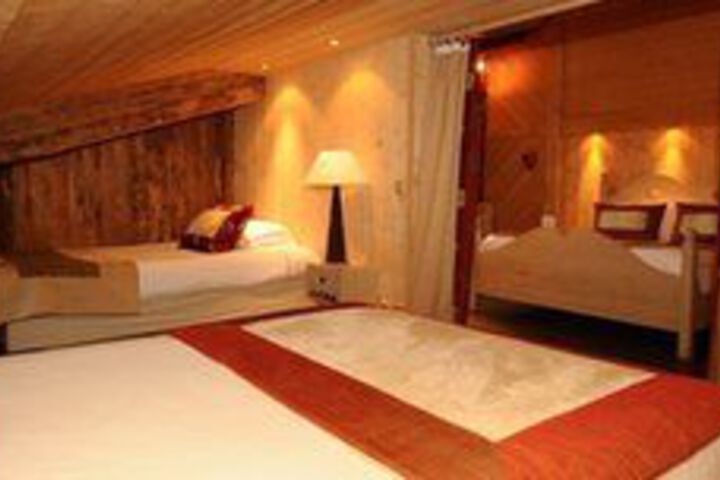 Room 14 of 73