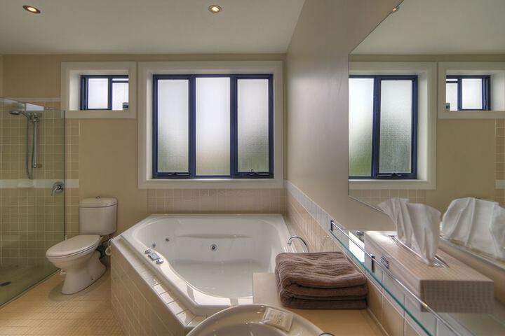 Room 15 of 25