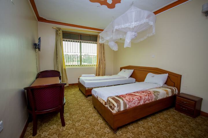 Room 7 of 72