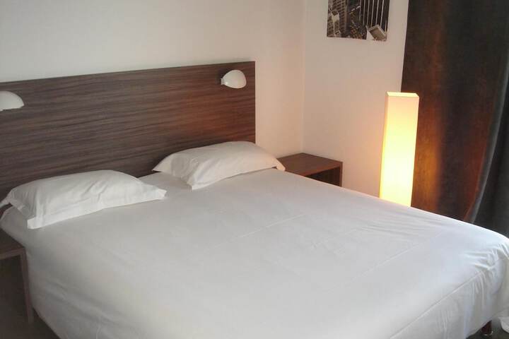 Room 16 of 37