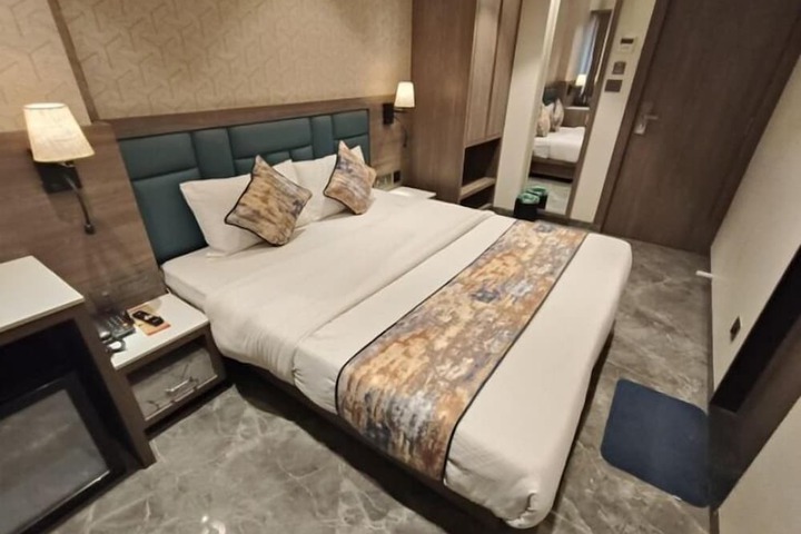 Room 15 of 29