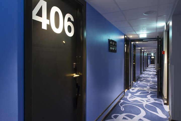 Ballroom/Hall 71 of 77