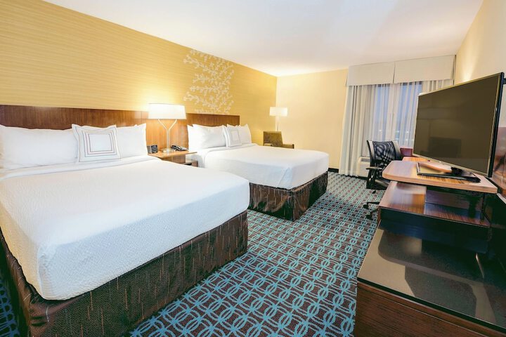 Quadruple Accessible Queen Size Bed (5 of 5)