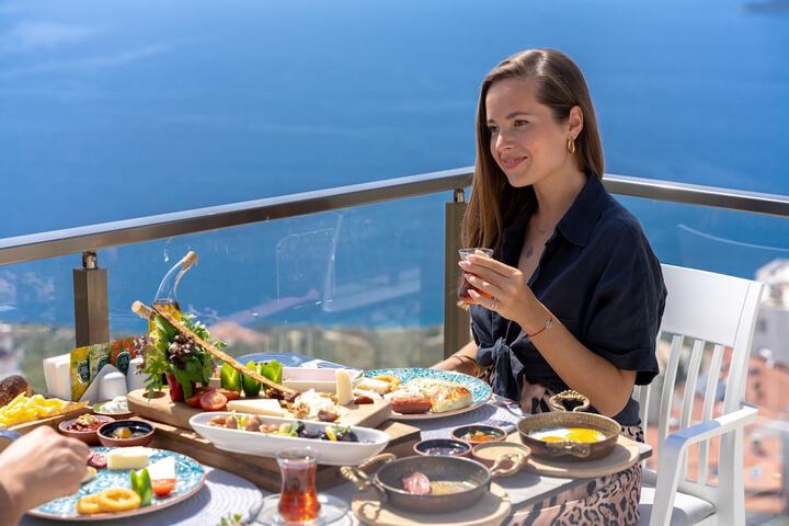 Dining 91 of 128