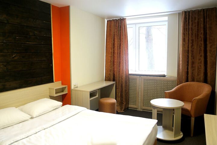 Room 8 of 17