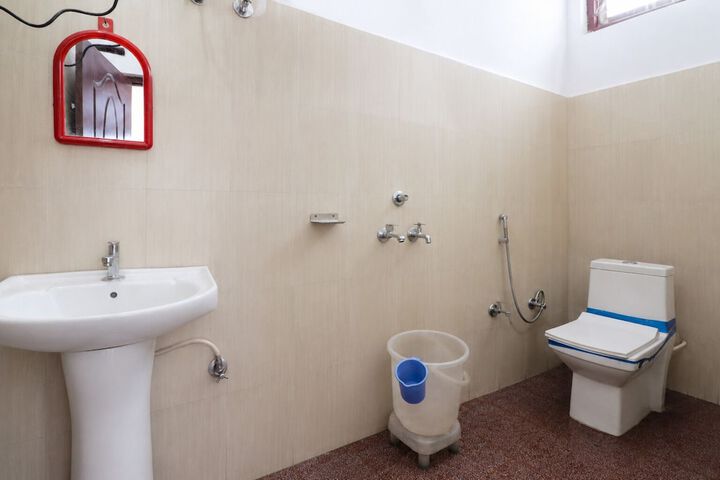 Room 8 of 14