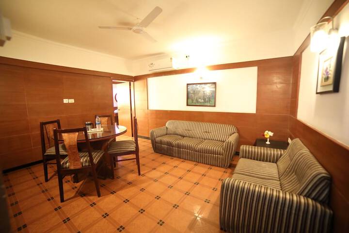 Business Center 28 of 29
