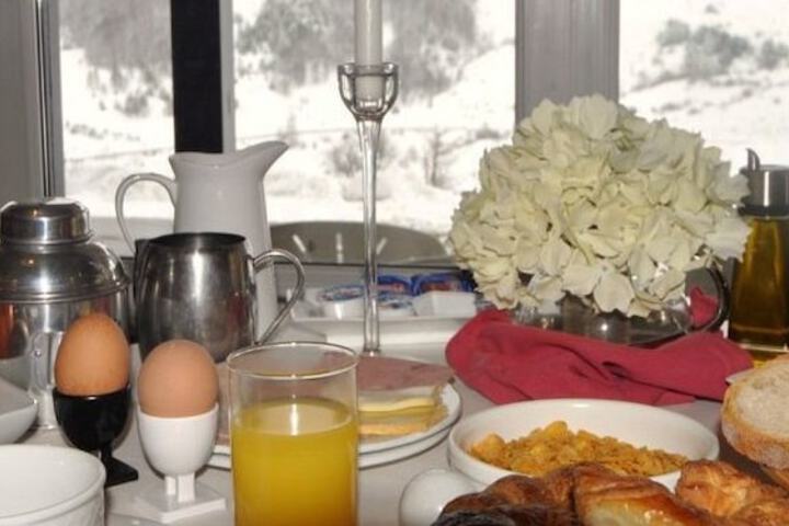 Breakfast buffet