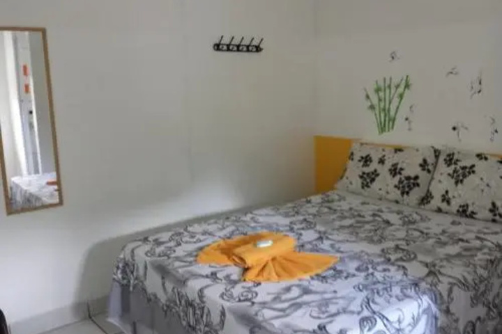 Room 3 of 8