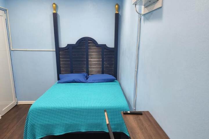 Room 5 of 20