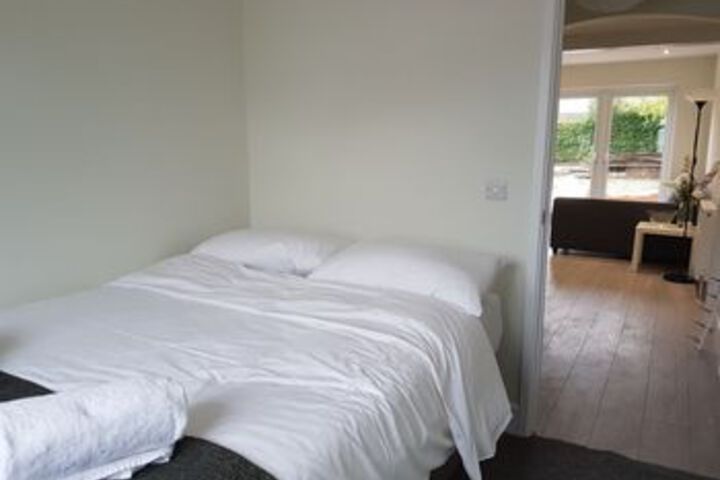 Room 9 of 38