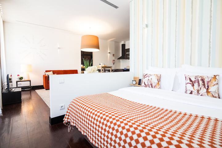 Room 4 of 36