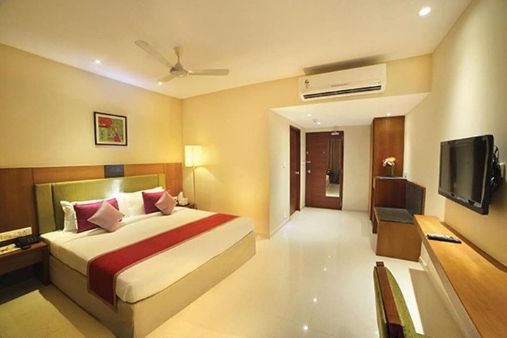 Room 4 of 7