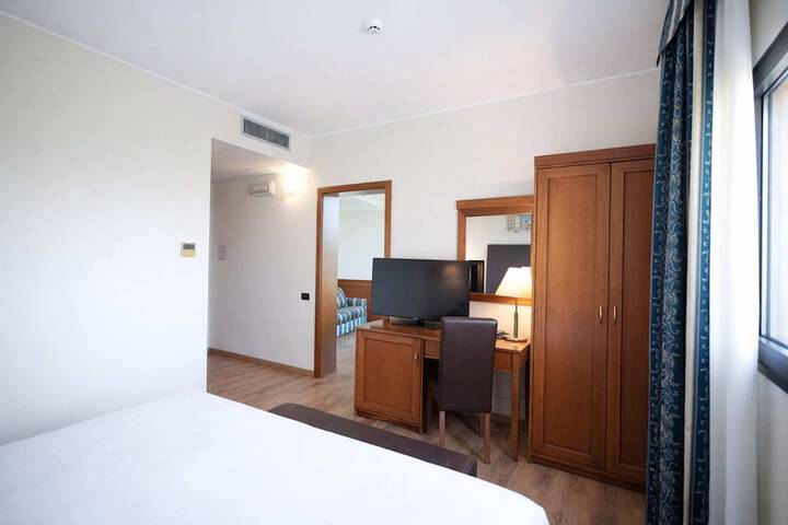 Room 72 of 105