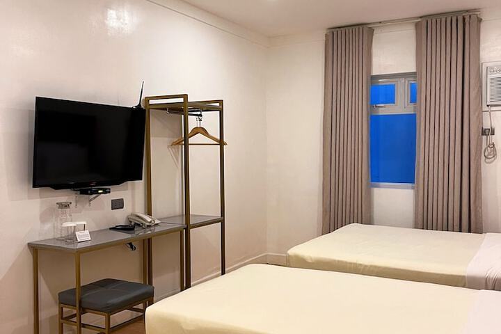Room 18 of 21