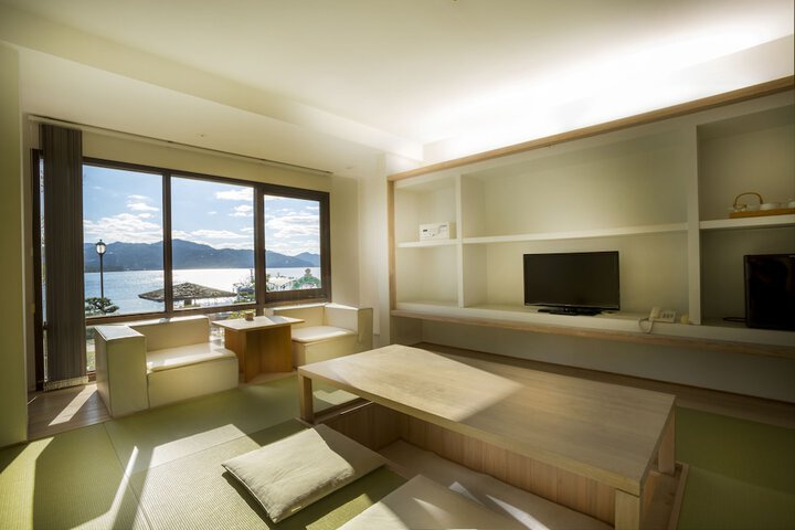 Room 7 of 74