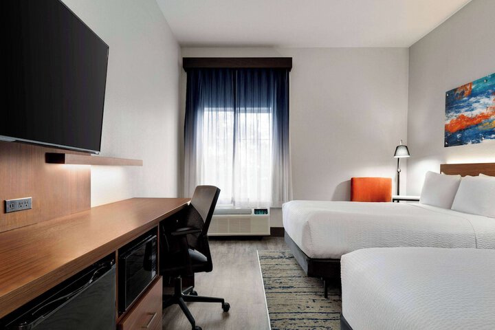 1 King Bed Mobility Accessible 1 Bedroom Suite (4 of 6)