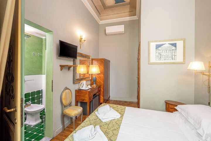 Room 10 of 36