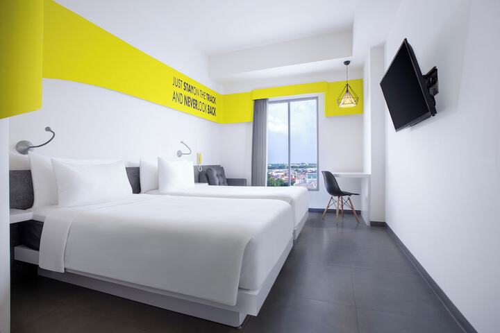Room 12 of 34