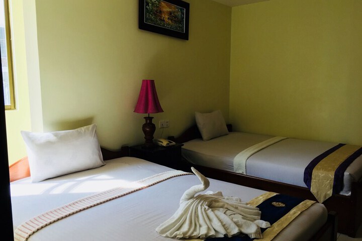 Room 17 of 37