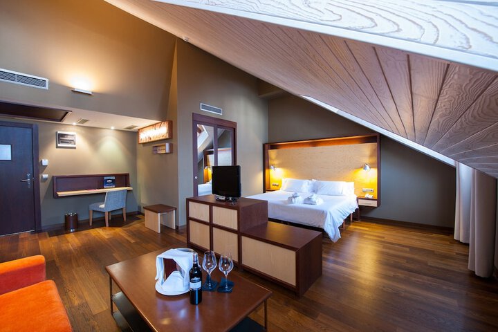 Room 25 of 113