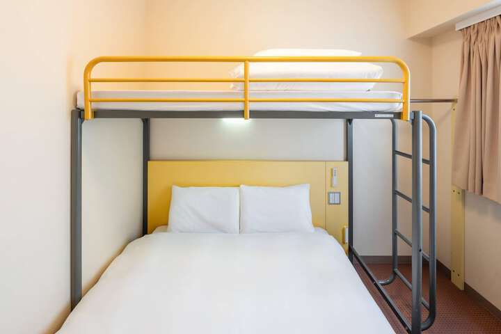 Room 6 of 25