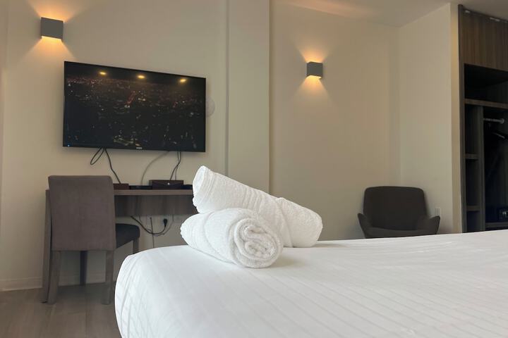 Room 35 of 106