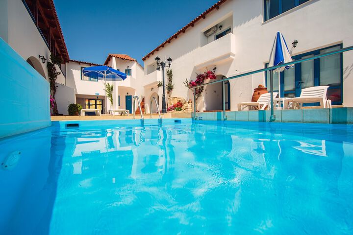 Pool Hotel