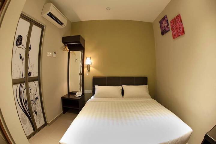 Room 7 of 44