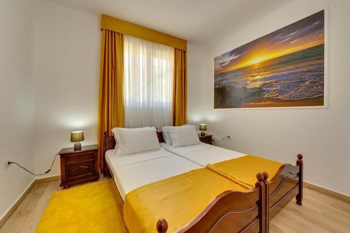 Room 19 of 29
