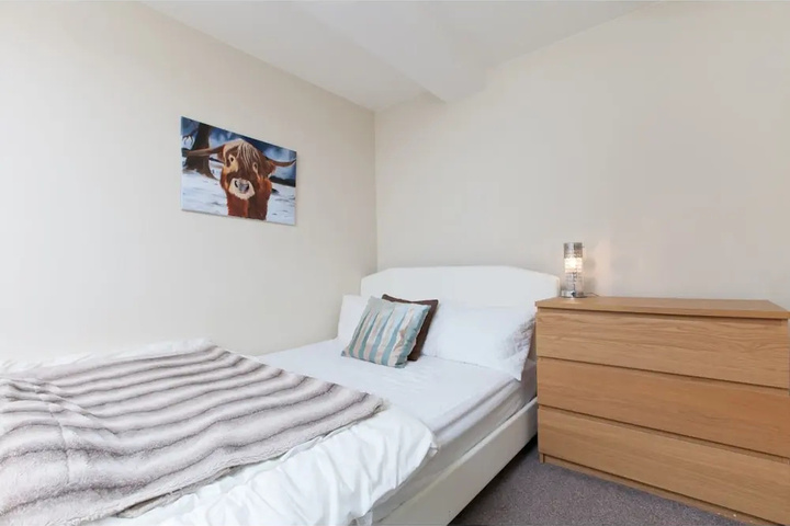 Room 10 of 20
