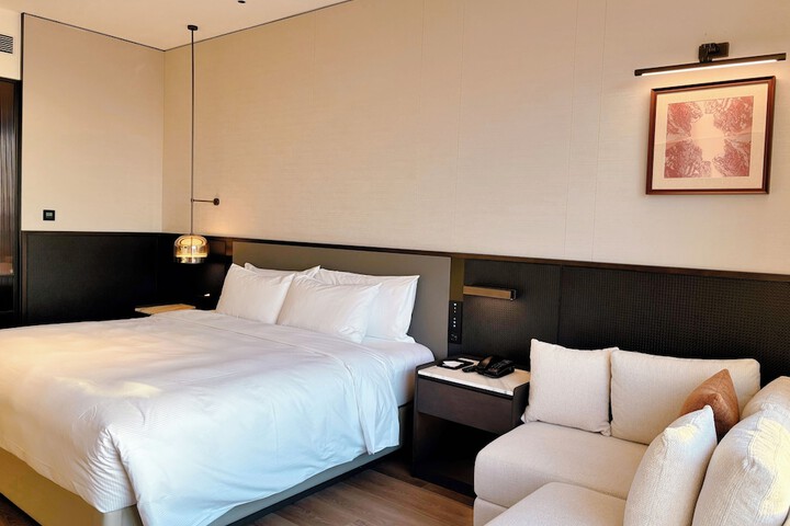 Room 45 of 93