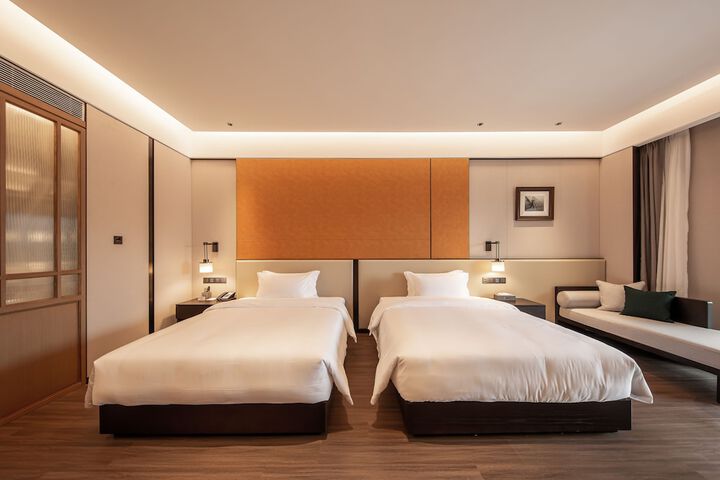 Room 17 of 51